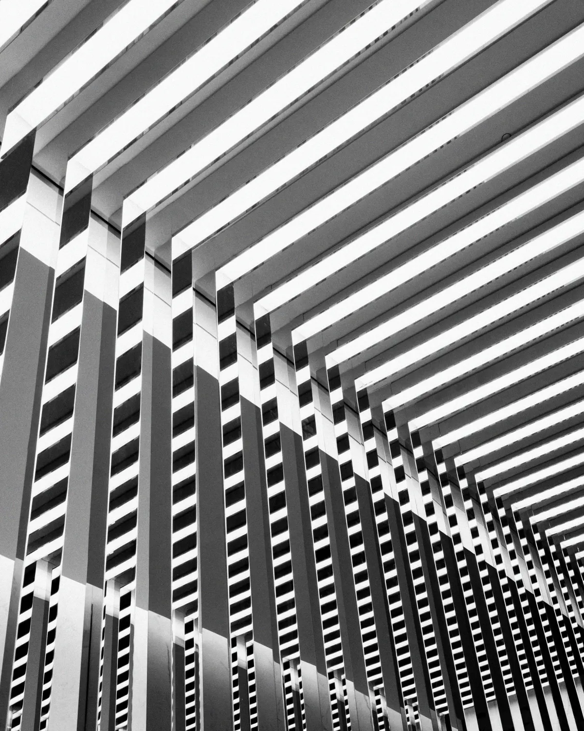 Saint Laurent, Stores