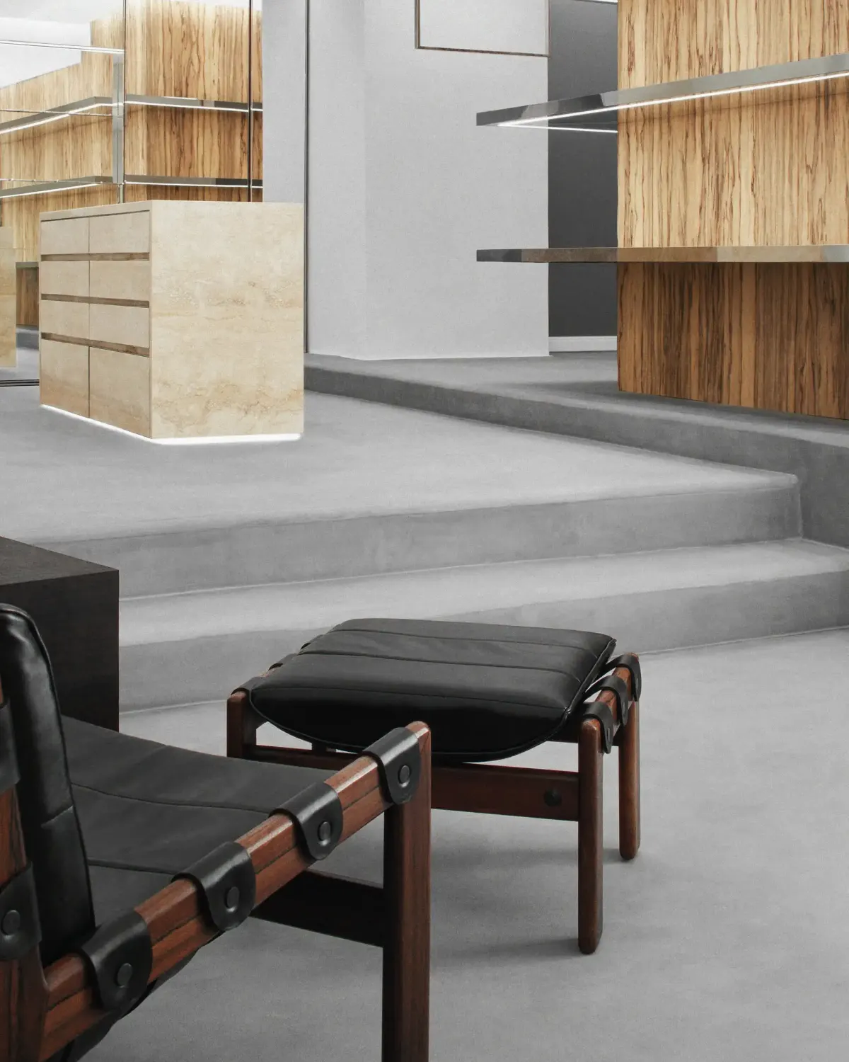 Saint Laurent, Stores